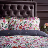 Sara Miller - Ditsy Floral White/Deep Mulberry Bedlinen (15% off RRP)