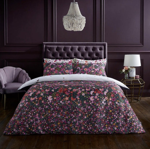 Sara Miller - Ditsy Floral White/Deep Mulberry Bedlinen (15% off RRP)