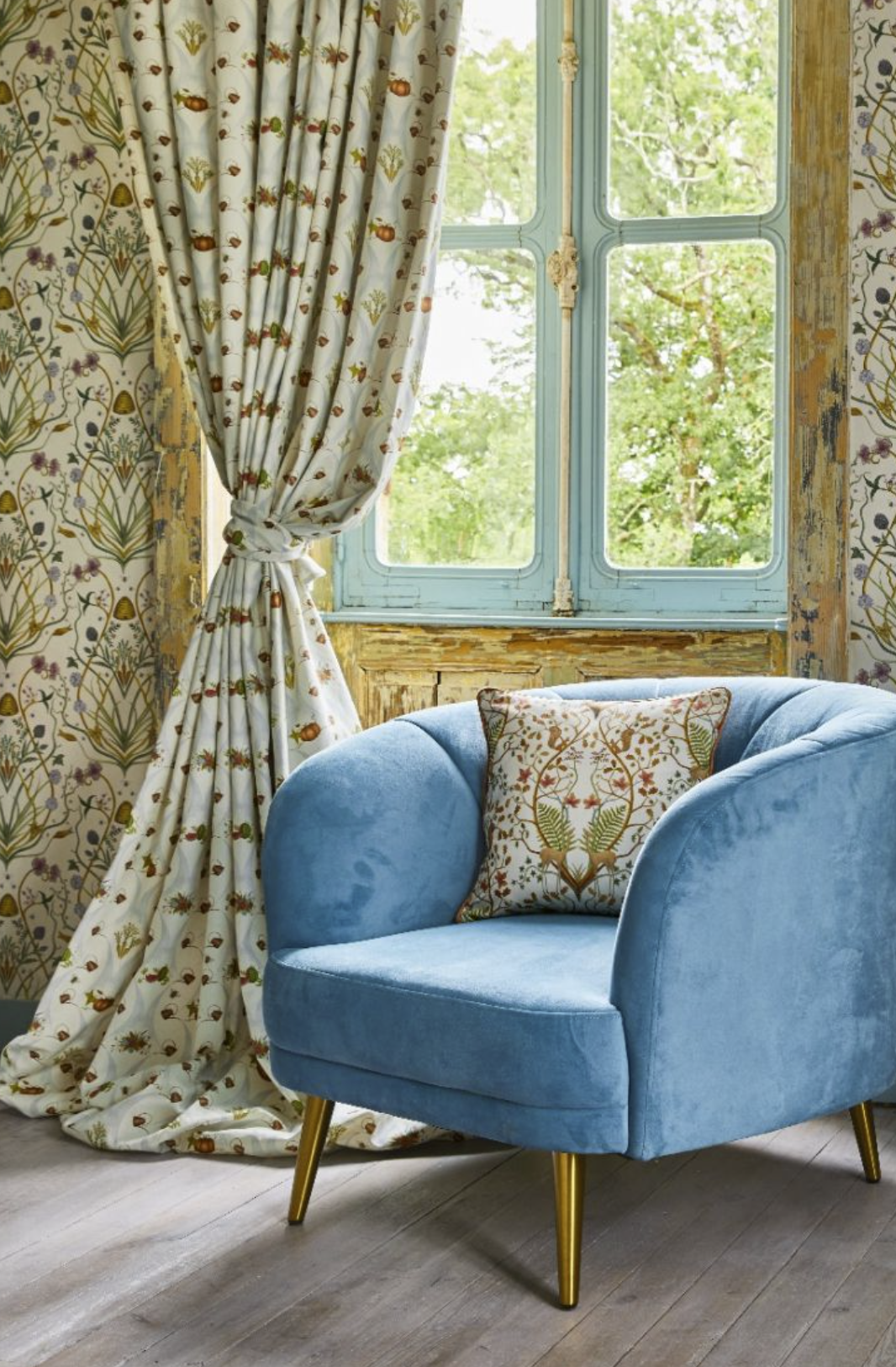 Strawbridge furniture deals